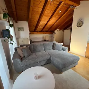 Gemuetliche Dachgeschosswohnung Mit Balkon Ainring